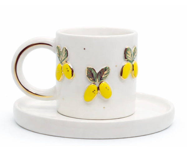 Hediyelik minik sarı limon desenli el yapımı seramik fincan, 24K altın dekorlu premium handmade lime and flower temalı tasarım fincan ve tabağı.