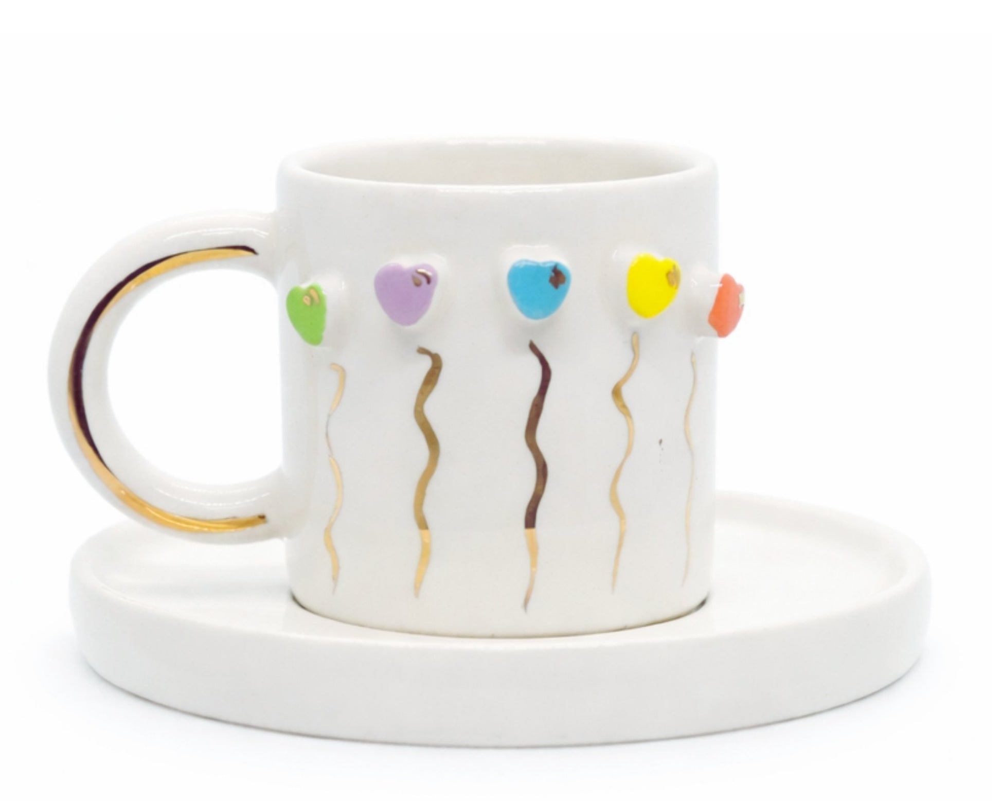 Hediyelik balon kalpler desenli el yapımı seramik fincan, 24K altın dekorlu premium handmade love series temalı tasarım fincan ve tabağı.