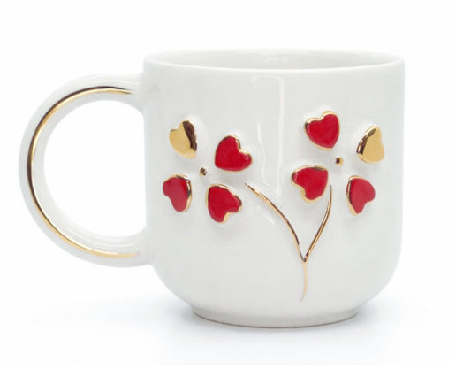 Hediyelik kırmızı şans yoncası desenli el yapımı seramik kupa, 24K altın dekorlu premium handmade flowers temalı tasarım mug.